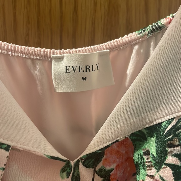 Adorable summer romper - Picture 3 of 8